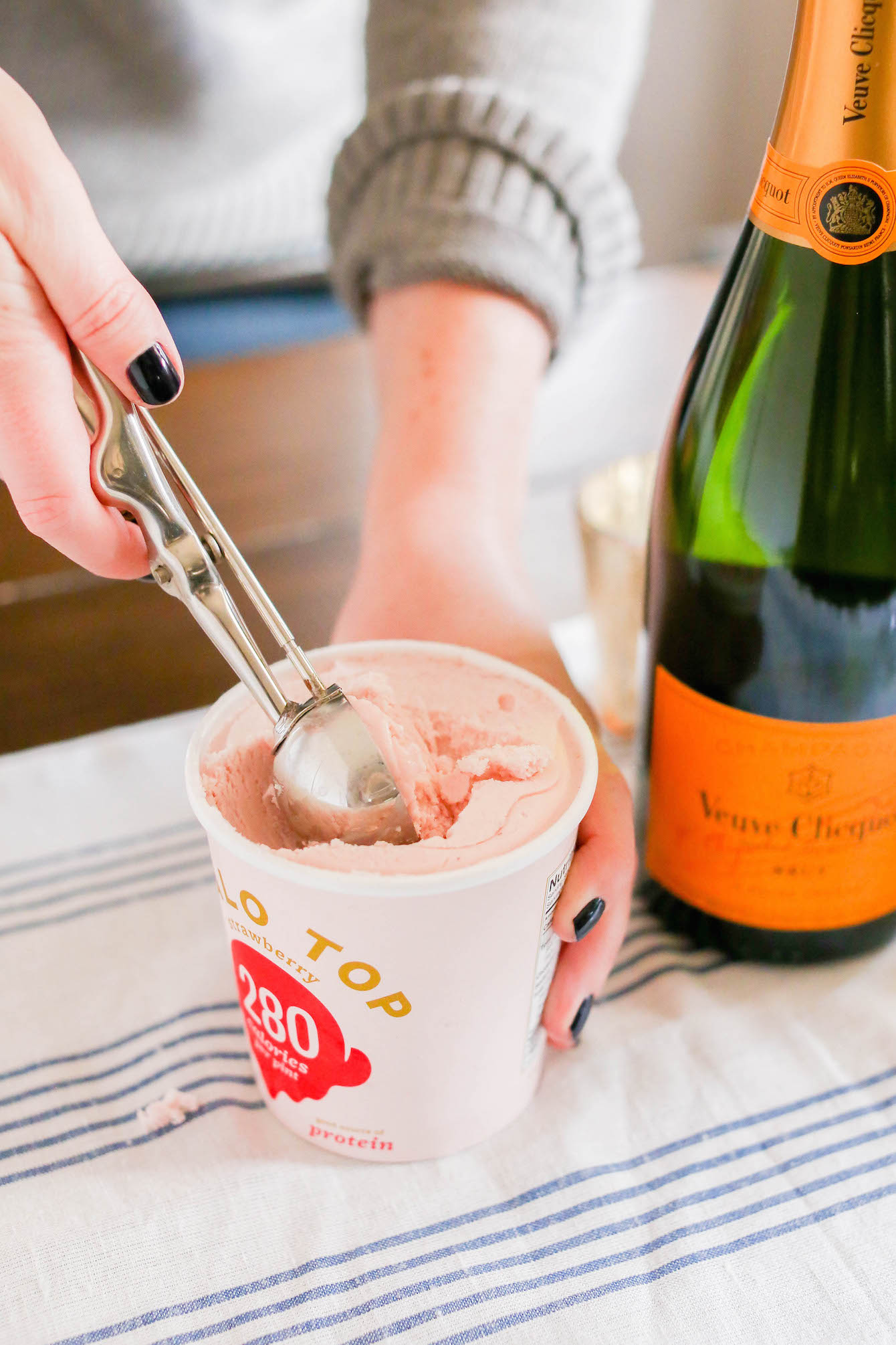 champagne-float-charmingly-styled-8-of-22